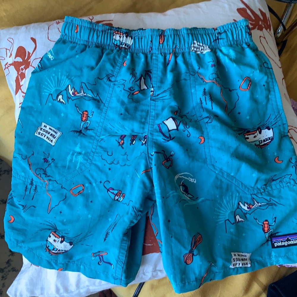 Patagonia boys baggies size S